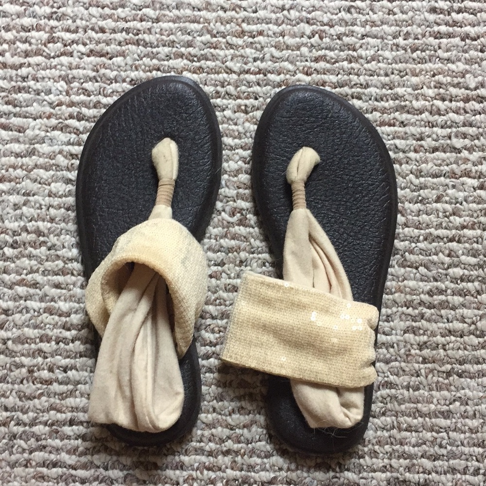 Sanuk sandals! Size 7